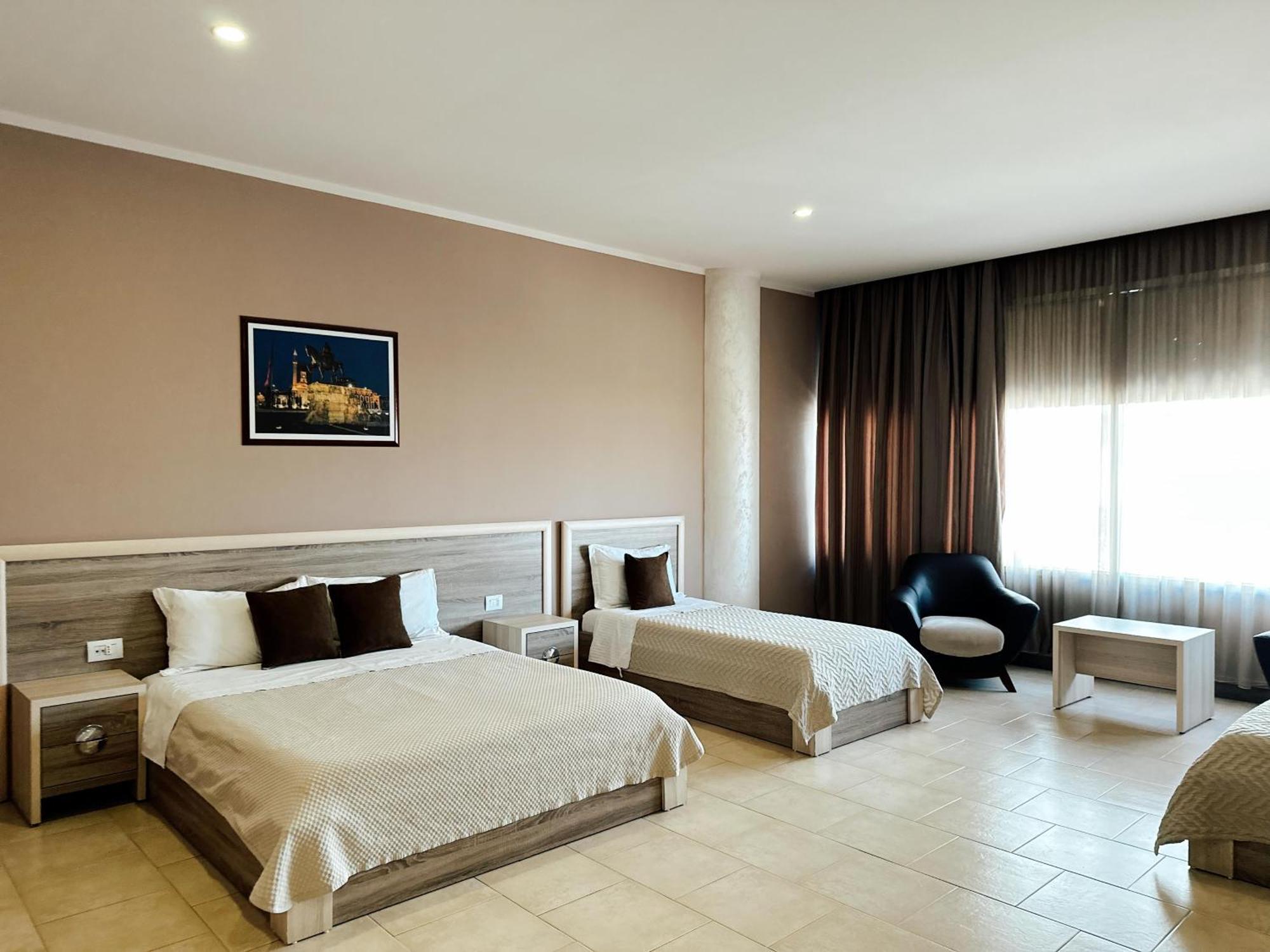 Hotel Terminal Tirana Bregu i Lumit Exteriör bild
