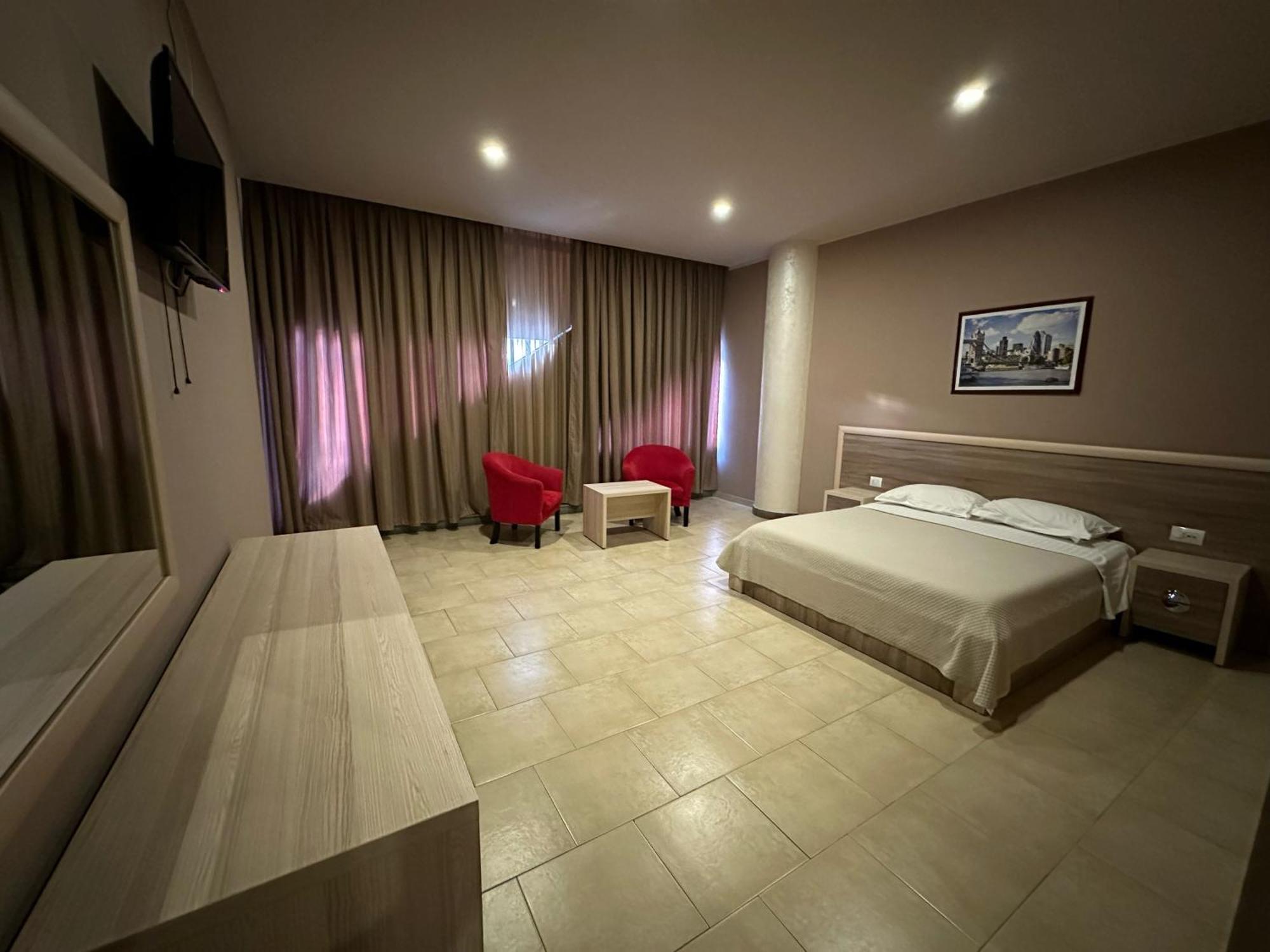 Hotel Terminal Tirana Bregu i Lumit Exteriör bild