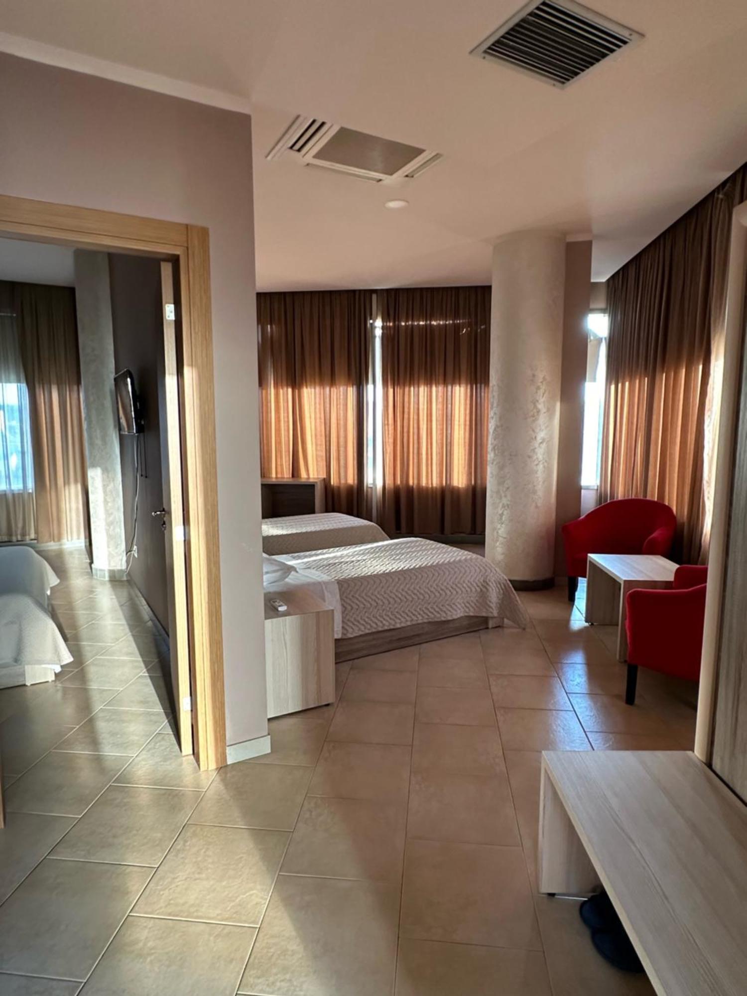 Hotel Terminal Tirana Bregu i Lumit Exteriör bild