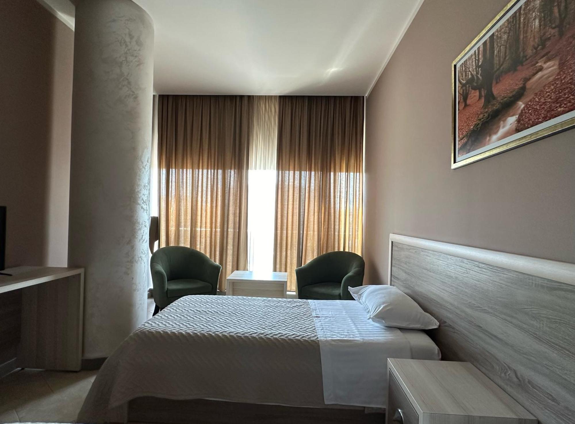 Hotel Terminal Tirana Bregu i Lumit Exteriör bild
