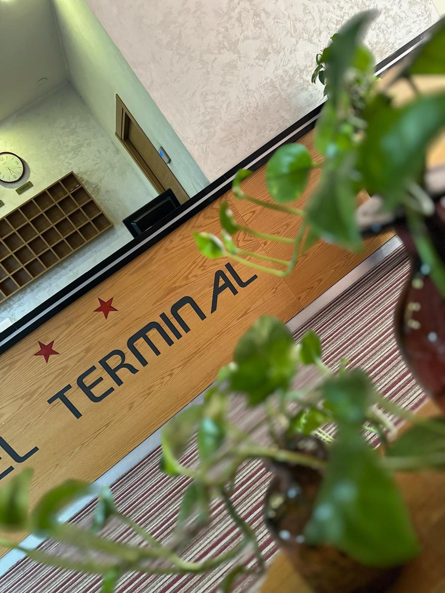 Hotel Terminal Tirana Bregu i Lumit Exteriör bild